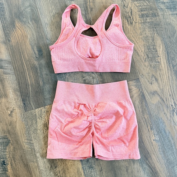 Butt lifting contour seamless biker shorts & pink sports bra yoga gym set pink - Picture 5 of 6